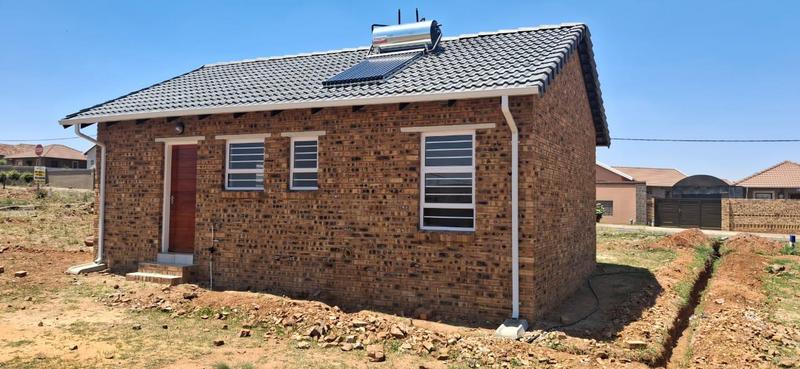 2 Bedroom Property for Sale in Lenasia South Gauteng