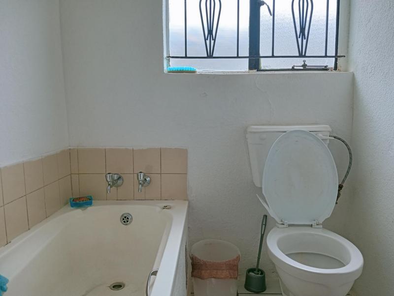 4 Bedroom Property for Sale in Protea Glen Gauteng