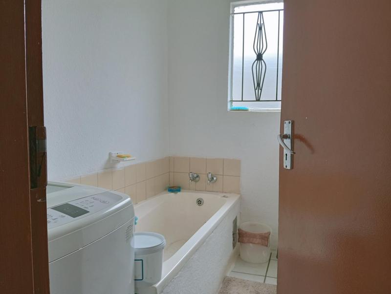 4 Bedroom Property for Sale in Protea Glen Gauteng