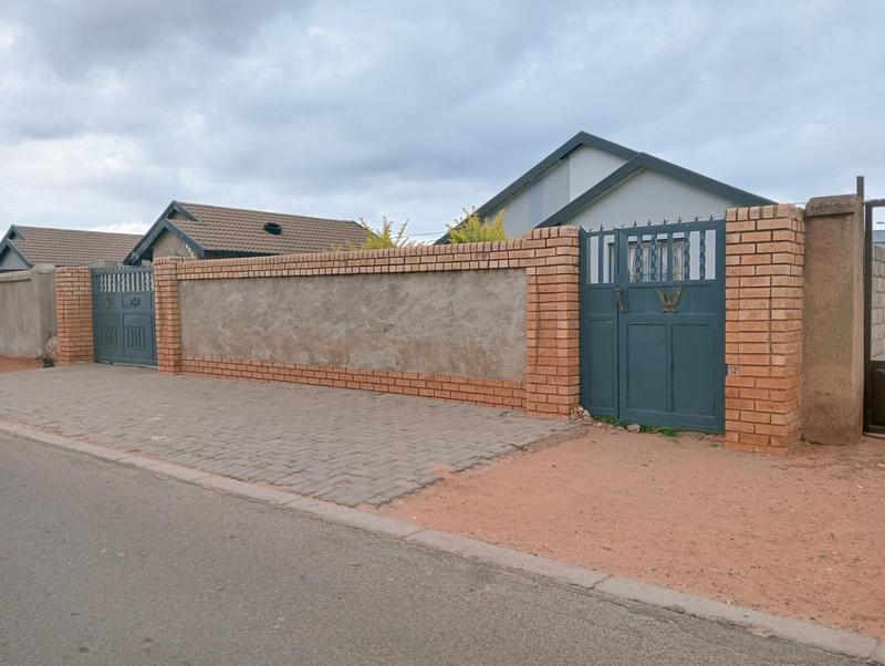 4 Bedroom Property for Sale in Protea Glen Gauteng