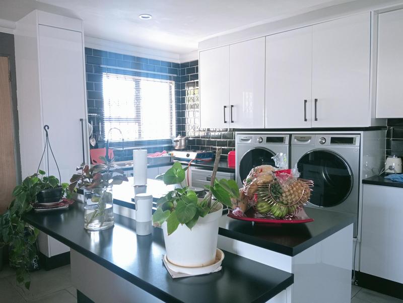 5 Bedroom Property for Sale in Braamfischerville Gauteng