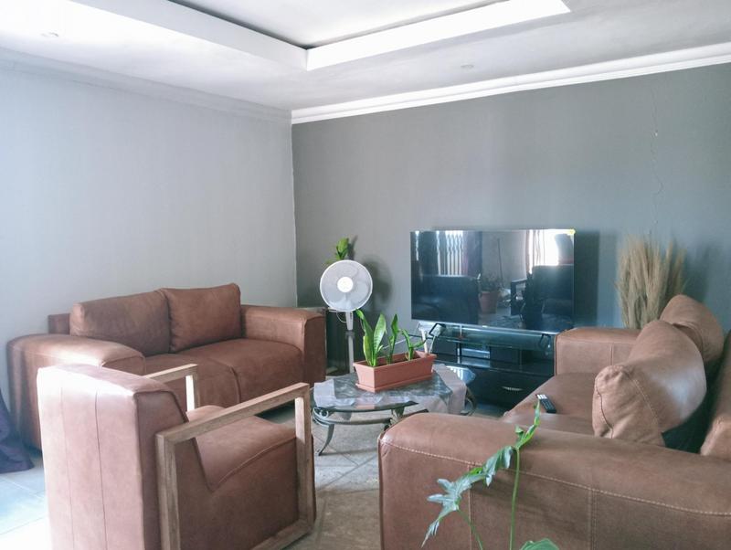 5 Bedroom Property for Sale in Braamfischerville Gauteng