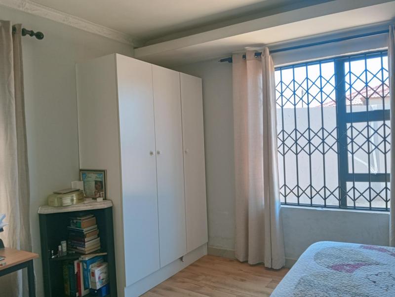 5 Bedroom Property for Sale in Braamfischerville Gauteng