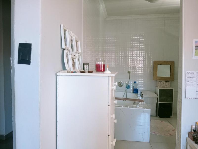 5 Bedroom Property for Sale in Braamfischerville Gauteng