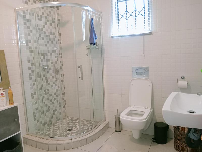 5 Bedroom Property for Sale in Braamfischerville Gauteng