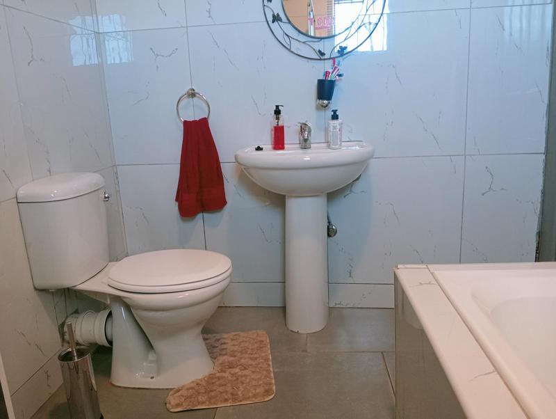 5 Bedroom Property for Sale in Braamfischerville Gauteng