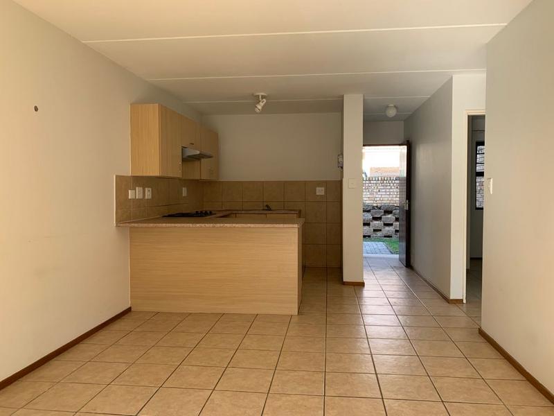 To Let 2 Bedroom Property for Rent in North Riding Gauteng