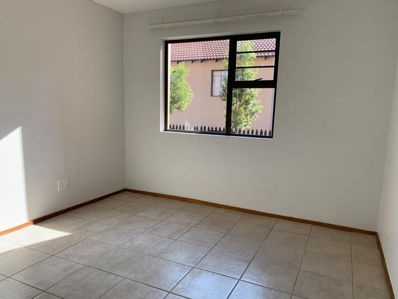 To Let 2 Bedroom Property for Rent in North Riding Gauteng