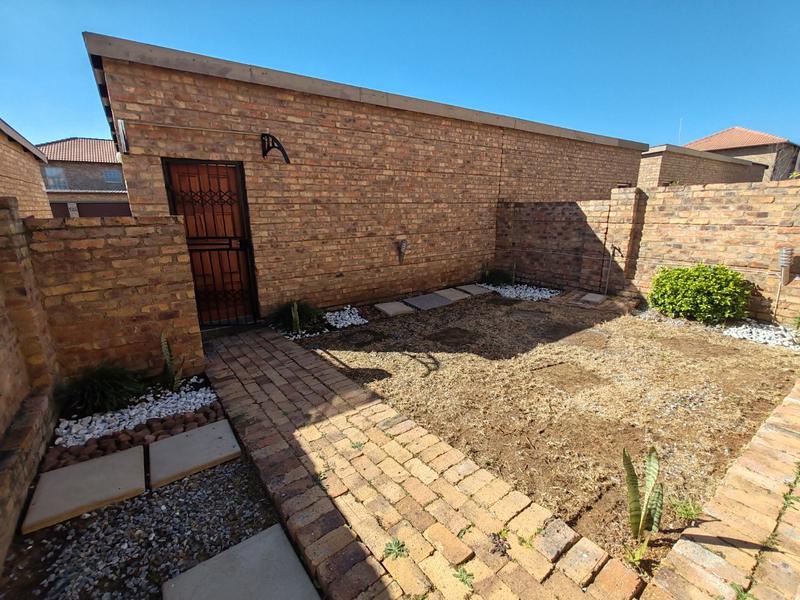 3 Bedroom Property for Sale in Annlin Gauteng