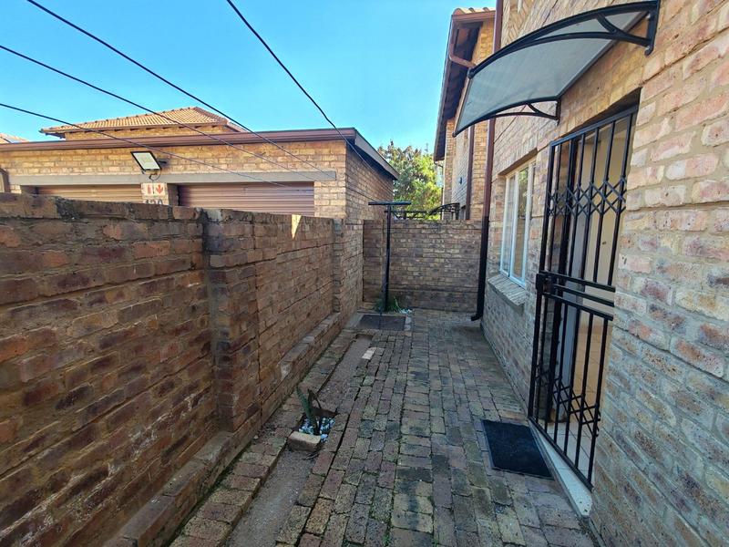3 Bedroom Property for Sale in Annlin Gauteng