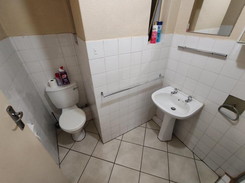 2 Bedroom Property for Sale in Pretoria North Gauteng