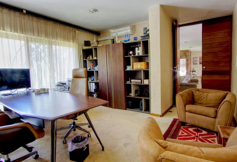 5 Bedroom Property for Sale in Victory Park Gauteng