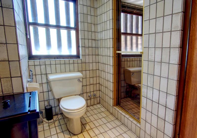 5 Bedroom Property for Sale in Victory Park Gauteng