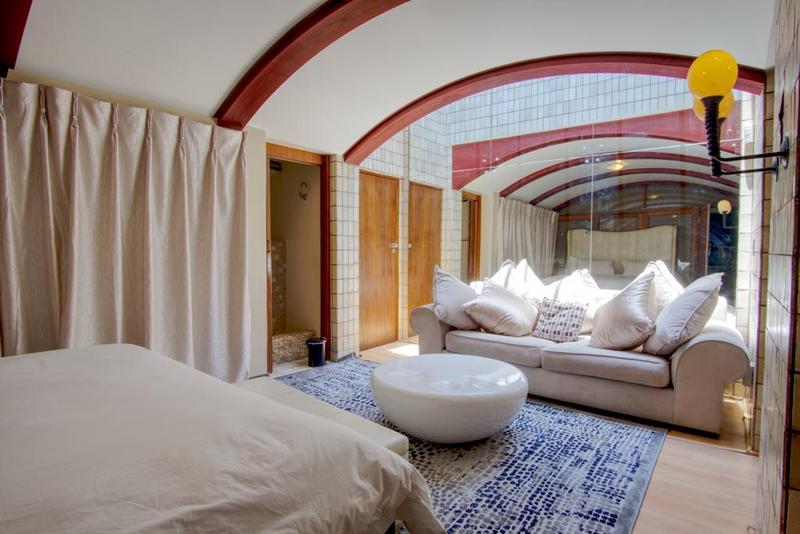 5 Bedroom Property for Sale in Victory Park Gauteng