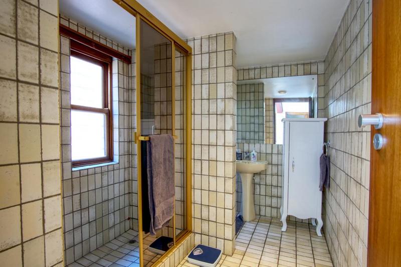 5 Bedroom Property for Sale in Victory Park Gauteng