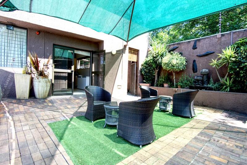 5 Bedroom Property for Sale in Victory Park Gauteng