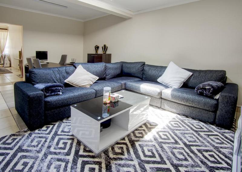 5 Bedroom Property for Sale in Victory Park Gauteng