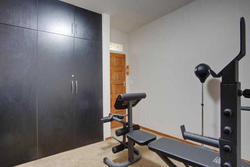 5 Bedroom Property for Sale in Victory Park Gauteng