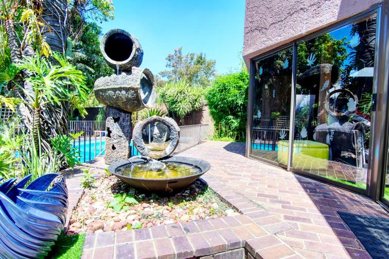 5 Bedroom Property for Sale in Victory Park Gauteng