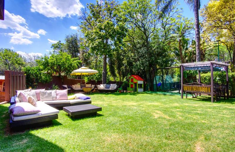 5 Bedroom Property for Sale in Victory Park Gauteng