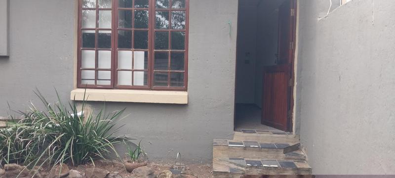 To Let 1 Bedroom Property for Rent in Edenvale Gauteng