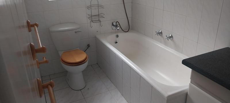 To Let 1 Bedroom Property for Rent in Edenvale Gauteng