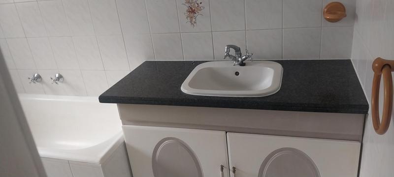 To Let 1 Bedroom Property for Rent in Edenvale Gauteng