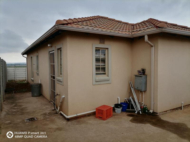 To Let 3 Bedroom Property for Rent in Sky City Gauteng