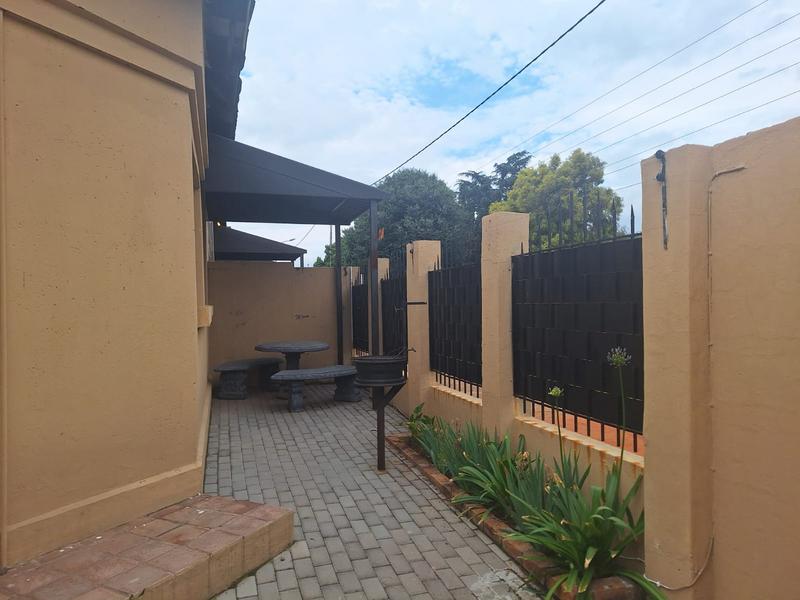 To Let 2 Bedroom Property for Rent in Selection Park Gauteng