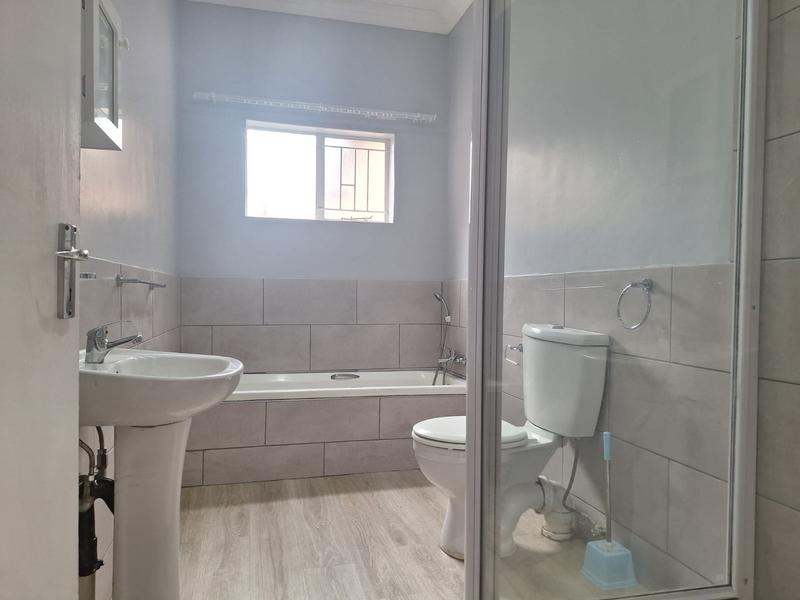 To Let 2 Bedroom Property for Rent in Selection Park Gauteng