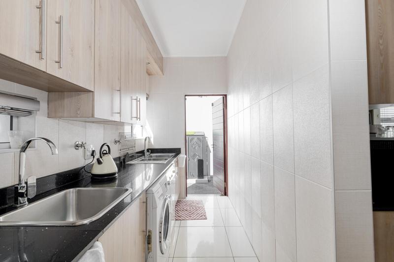 To Let 4 Bedroom Property for Rent in Bryanston Gauteng