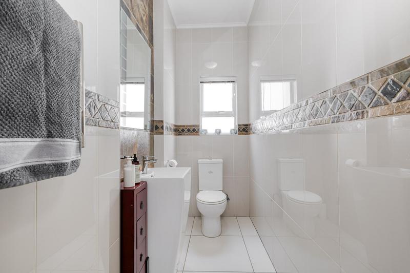 To Let 4 Bedroom Property for Rent in Bryanston Gauteng