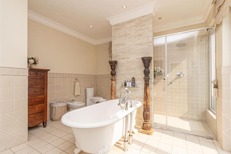 5 Bedroom Property for Sale in Bryanston Gauteng