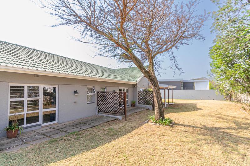 7 Bedroom Property for Sale in Bryanston Gauteng