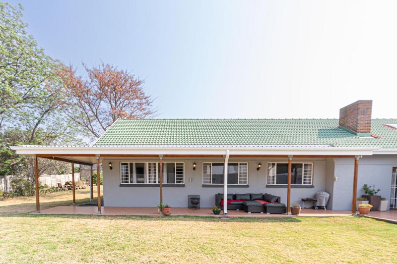 7 Bedroom Property for Sale in Bryanston Gauteng