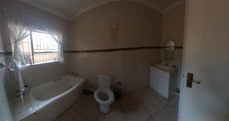 4 Bedroom Property for Sale in Dalpark Proper Gauteng