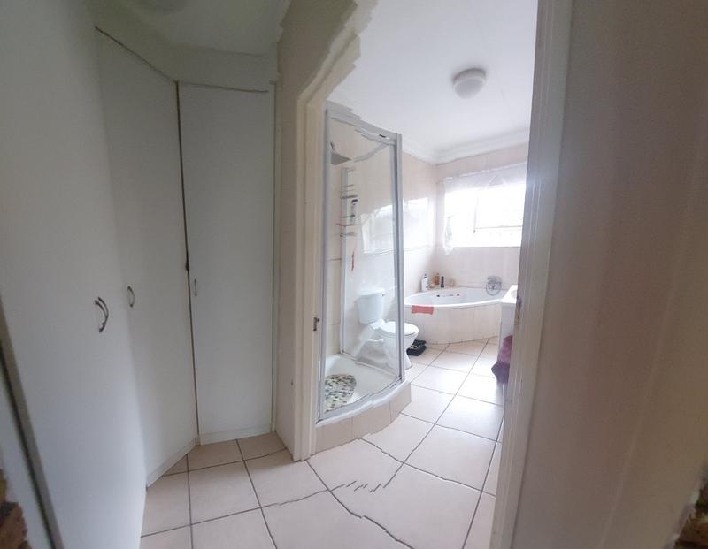 4 Bedroom Property for Sale in Dalpark Proper Gauteng