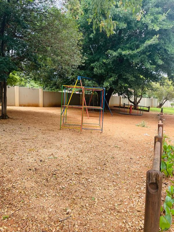 3 Bedroom Property for Sale in Die Hoewes Gauteng