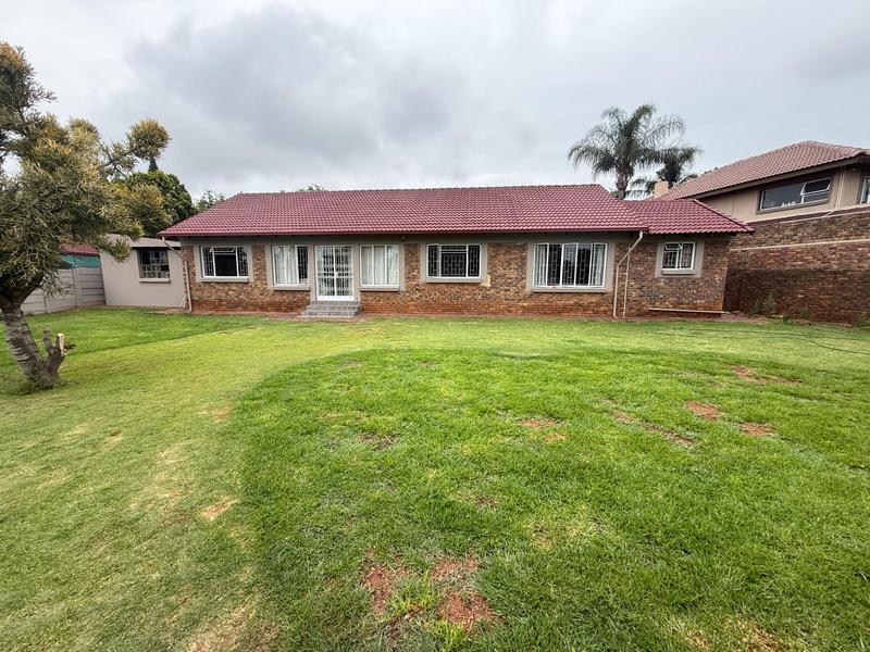 3 Bedroom Property for Sale in Rooihuiskraal Gauteng