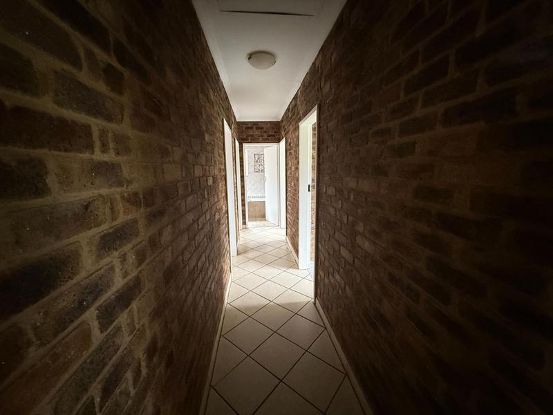 3 Bedroom Property for Sale in Rooihuiskraal Gauteng