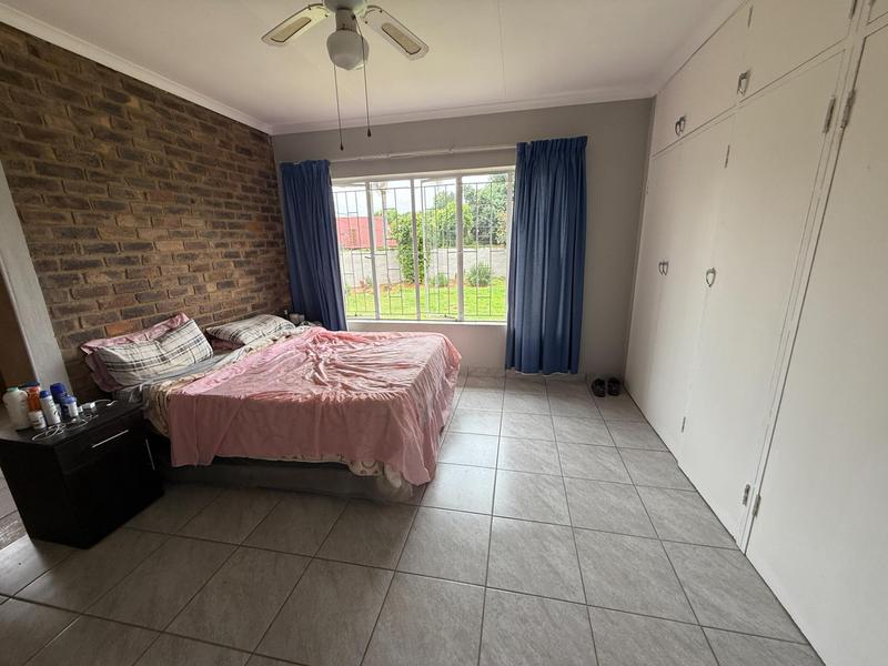 3 Bedroom Property for Sale in Rooihuiskraal Gauteng