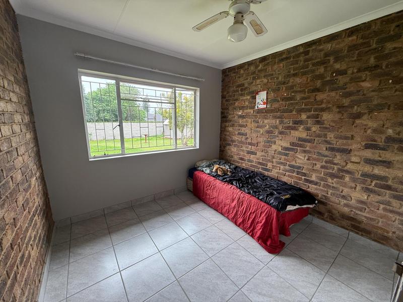 3 Bedroom Property for Sale in Rooihuiskraal Gauteng