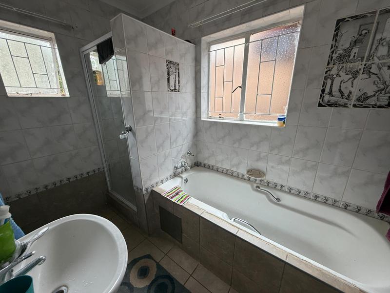 3 Bedroom Property for Sale in Rooihuiskraal Gauteng