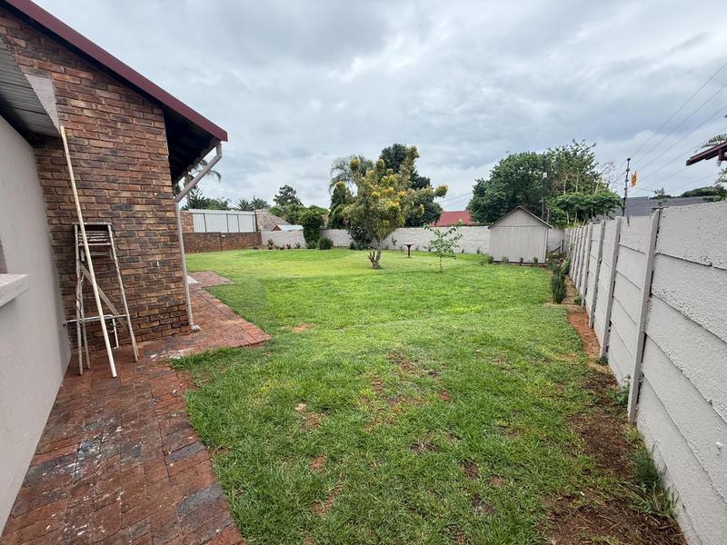 3 Bedroom Property for Sale in Rooihuiskraal Gauteng