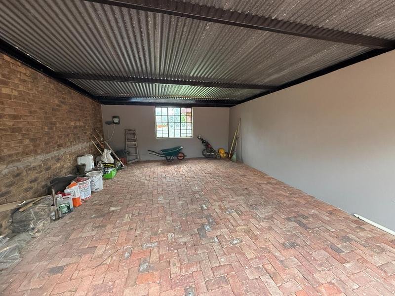 3 Bedroom Property for Sale in Rooihuiskraal Gauteng