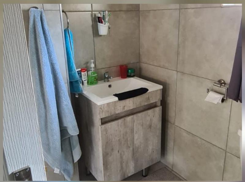 To Let 2 Bedroom Property for Rent in Glen Marais Gauteng