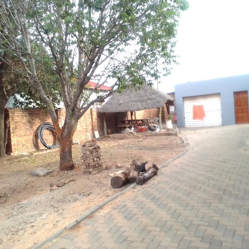 To Let 3 Bedroom Property for Rent in Regents Park Gauteng