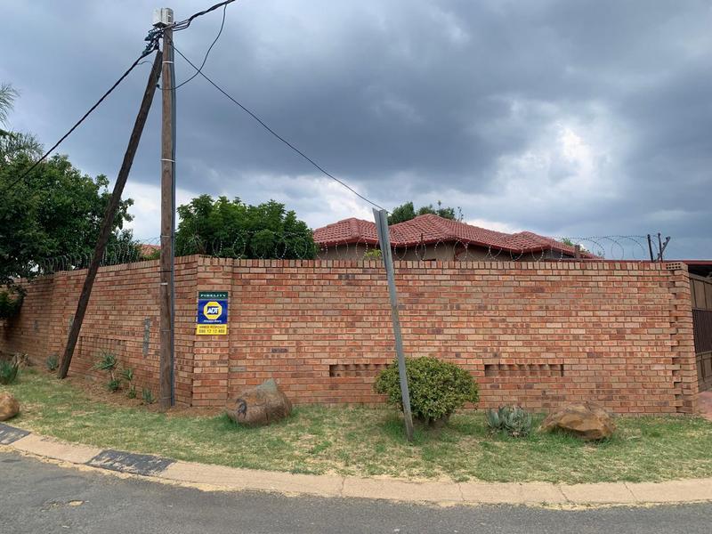To Let 3 Bedroom Property for Rent in Cosmo City Gauteng