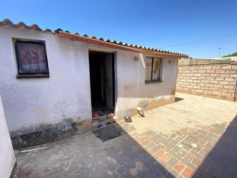 2 Bedroom Property for Sale in Emdeni Gauteng