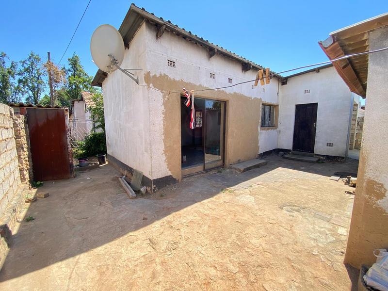2 Bedroom Property for Sale in Emdeni Gauteng